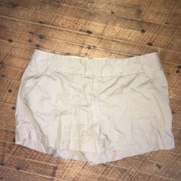 J Crew tan khaki size 6 chino shorts - Picture 1 of 3